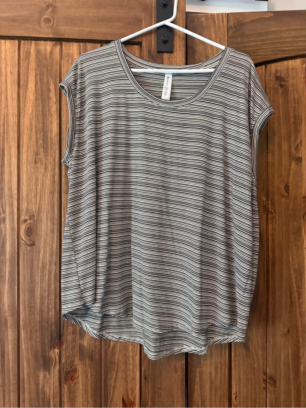 Athleta Cloudlight Stratus black and white striped tee in 1X